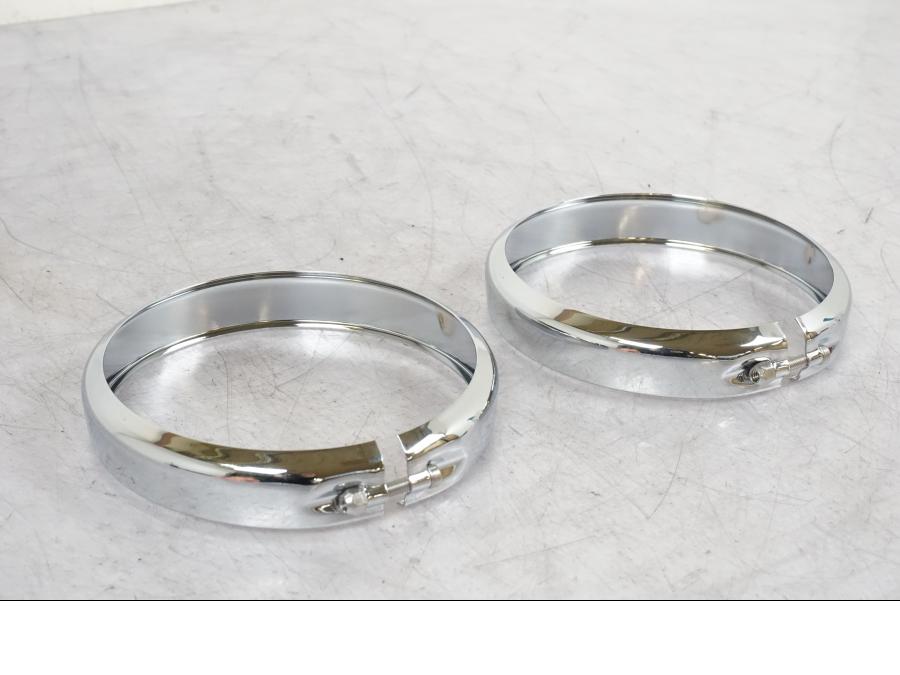 Framsidan på Strålkastarsarg från en H-D övrigt -2001 motorcykel.