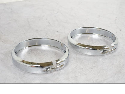 Framsidan på Strålkastarsarg från en H-D övrigt -2001 motorcykel.