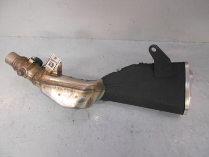 Höger sida på Ljuddämpare från en Kawasaki Z 800 -2016 motorcykel.