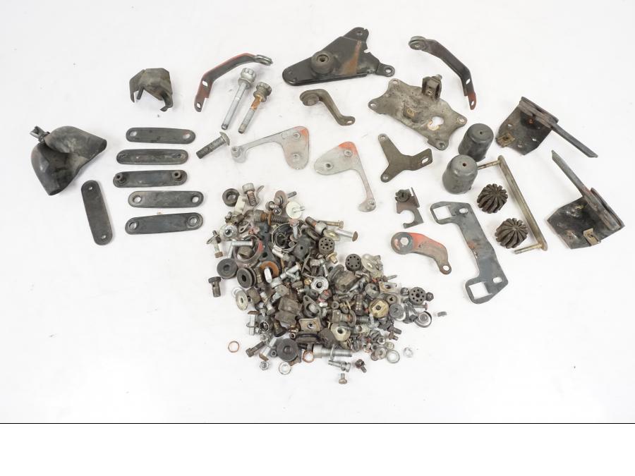 Framsidan på Skruv / Mutter etc från en BMW K 1100 LT -1999 motorcykel.