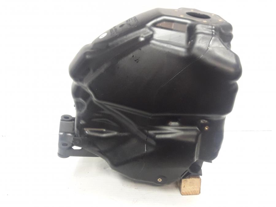 Höger sida på Bensintank från en BMW R 1250 RS -2020 motorcykel.