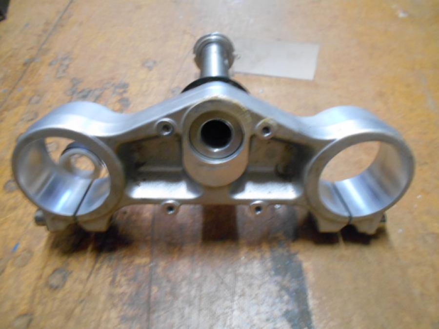 Extrabild1 på Gaffelkrona från en Husqvarna TR 650 Strada -2012 motorcykel.