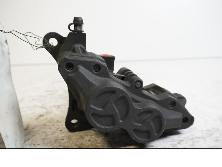 Baksidan på Bromsok från en Triumph Sprint RS -2000 motorcykel.