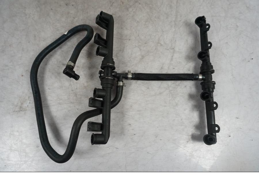 Framsidan på Fuel Rail från en BMW S 1000 XR -2019 motorcykel.