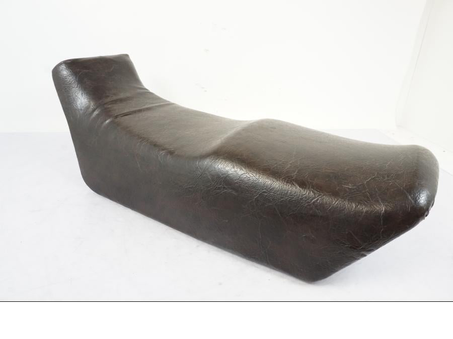 Framsidan på Sadel från en Suzuki GSX 550 EF -1985 motorcykel.