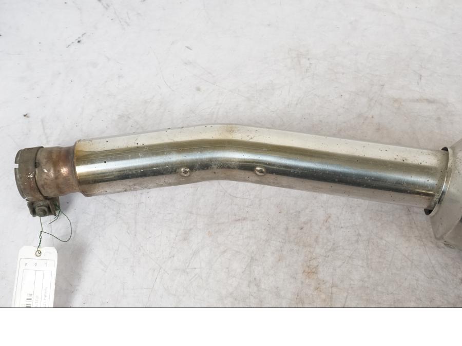 Snett uppifrån på Ljuddämpare från en Yamaha YZF R6 -2000 motorcykel.