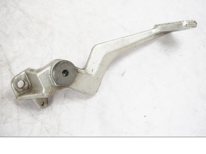 Vänster sida på Bromspedal från en Triumph Tiger -2009 motorcykel.