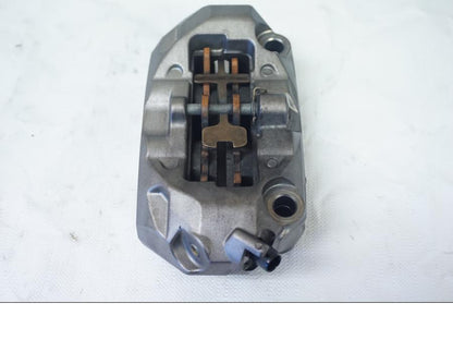 Höger sida på Bromsok från en Ducati 899 Panigale -2015 motorcykel.