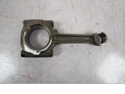 Framsidan på Vevstake från en Honda VFR 800 -2005 motorcykel.