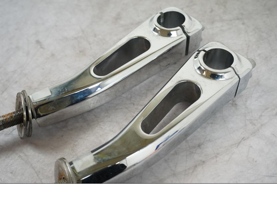 Baksidan på Styrfäste från en Kawasaki VN 1500 -1996 motorcykel.