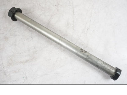 Framsidan på Axel från en KTM 1290 Super Duke R -2022 motorcykel.