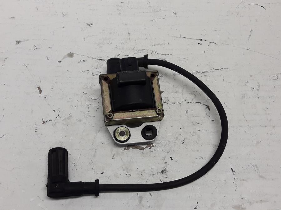 Framsidan på Tändspole från en Ducati 750 SS -2000 motorcykel.