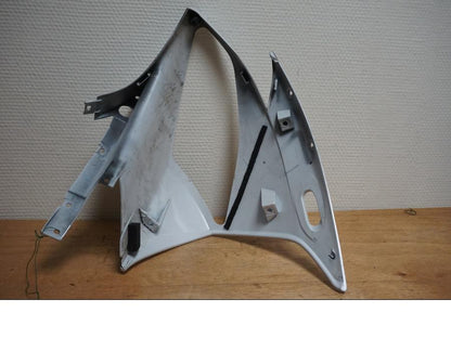 Höger sida på Toppkåpa från en Yamaha YZF R6 -2006 motorcykel.