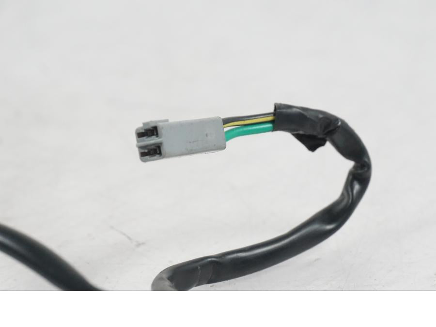 Snett nerifrån på Blinkers från en Kawasaki ER-6N ABS -2010 motorcykel.