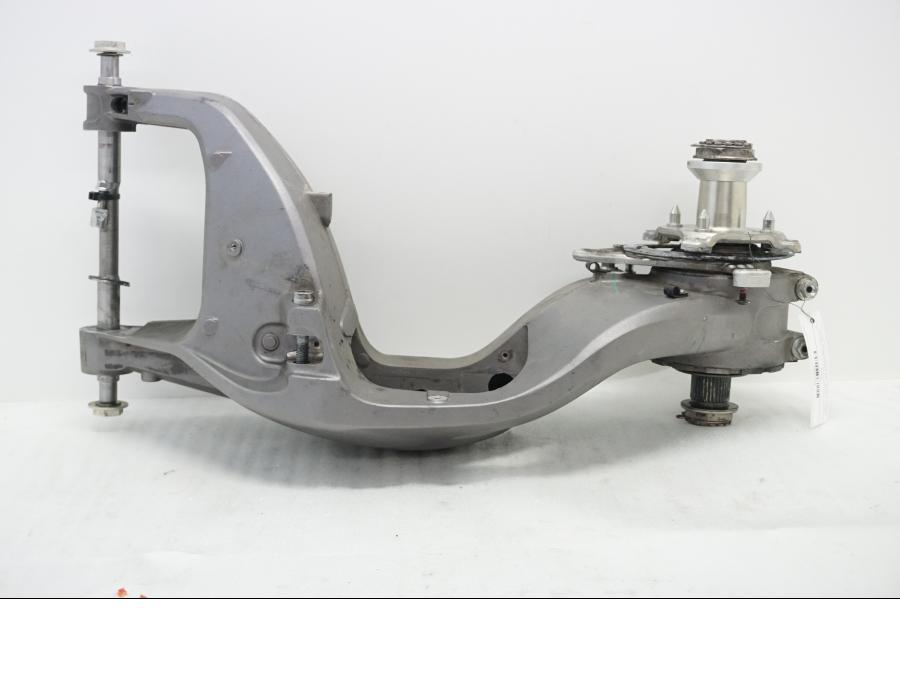 Baksidan på Sving från en Ducati Hypermotard -2020 motorcykel.