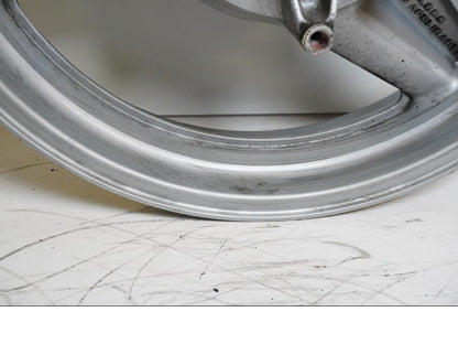 Extrabild4 på Fälg från en Honda CBR 1000 F -1987 motorcykel.