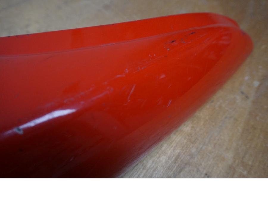 Vänster sida på Bakvinge från en Suzuki TL 1000 S -1997 motorcykel.