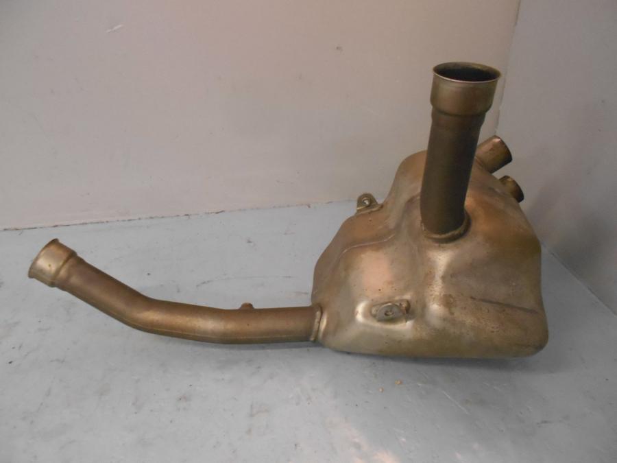 Framsidan på Mellanburk från en Ducati Monster S4R 998 -2007 motorcykel.