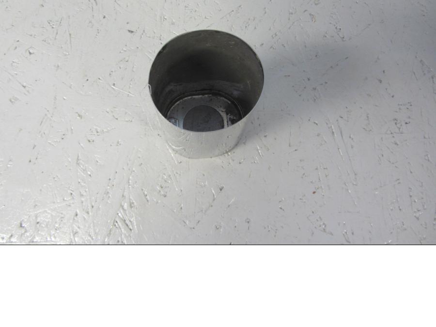 Vänster sida på Gaffeldekorrör från en H-D Touring Road King Classic FLHRCI -2004 motorcykel.