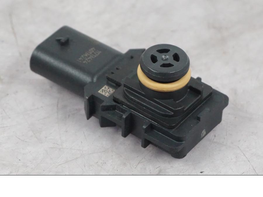 Baksidan på Mapsensor från en Ducati Multistrada V4 -2024 motorcykel.