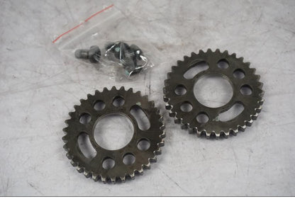 Framsidan på Kamkedjedrev från en Triumph Tiger Explorer -2016 motorcykel.