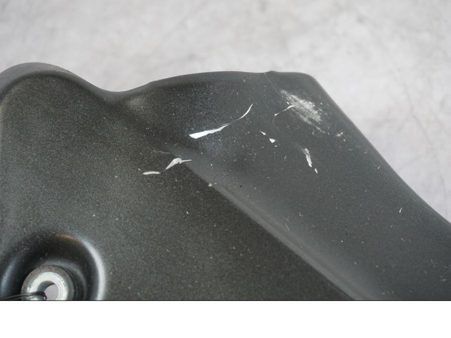 Vänster sida på Värmeskydd från en Kawasaki ZX-10R -2008 motorcykel.