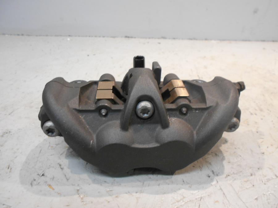 Baksidan på Bromsok från en Kawasaki ZX-10R -2008 motorcykel.