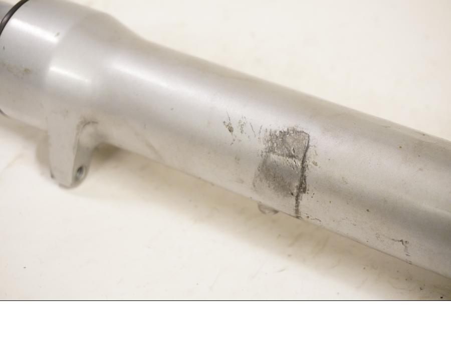 Vänster sida på Gaffelben från en Suzuki GSX 1100 F -1991 motorcykel.