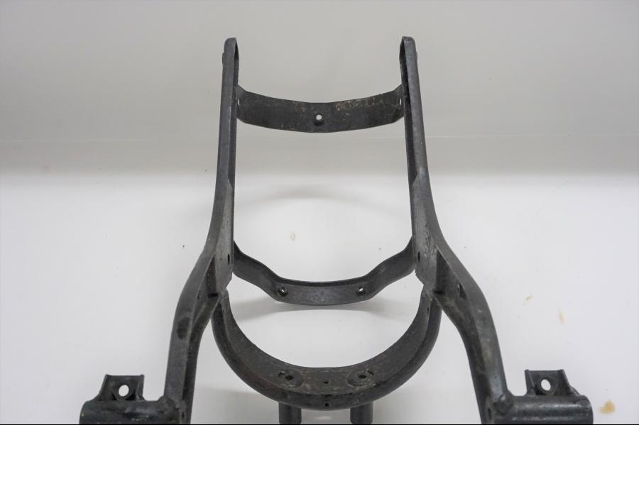 Vänster sida på Bakskärmstag från en Yamaha XVZ 1300 -1997 motorcykel.