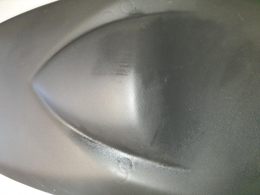 Snett nerifrån på Sadel från en BMW F 800 S -2010 motorcykel.