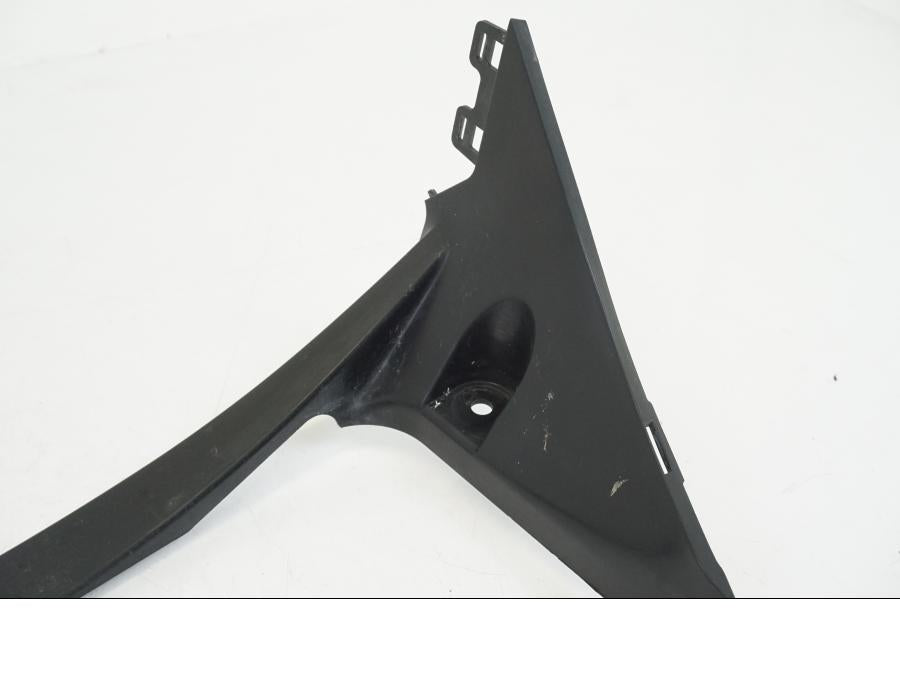 Höger sida på Trekanten från en Suzuki GSX 1300 R -2017 motorcykel.