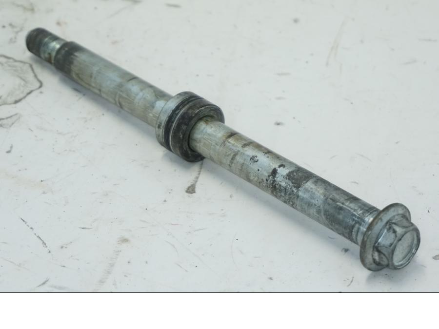 Baksidan på Axel från en Yamaha XV 535 -1995 motorcykel.