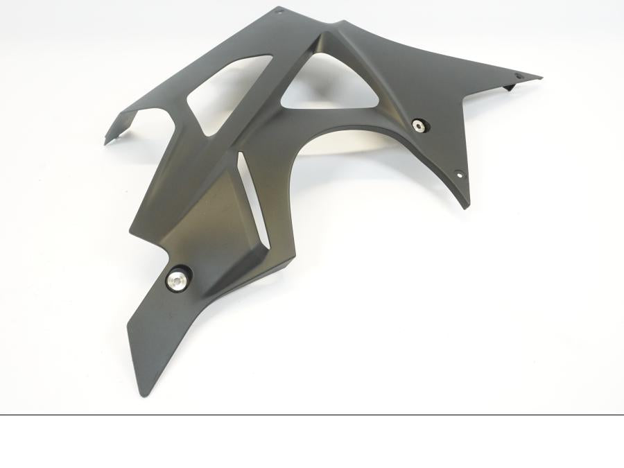 Höger sida på Magkåpa från en BMW S 1000 RR -2013 motorcykel.