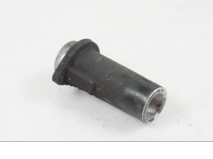 Höger sida på Fotpinnefäste från en KTM 390 Adventure -2021 motorcykel.