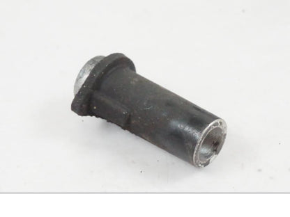 Höger sida på Fotpinnefäste från en KTM 390 Adventure -2021 motorcykel.