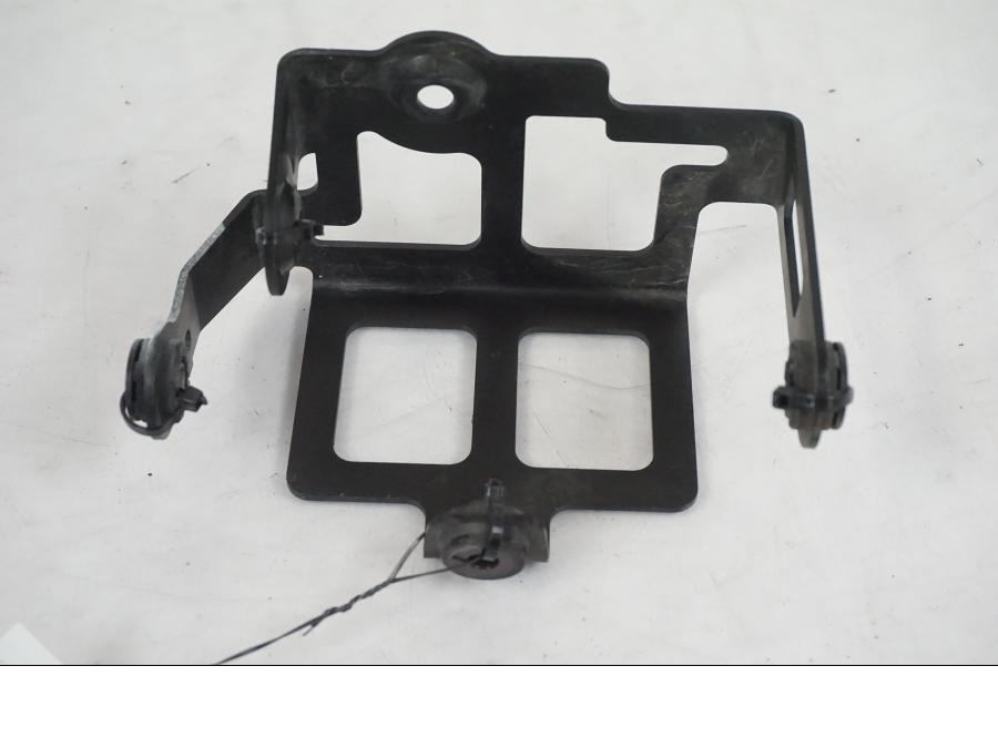 Baksidan på ABS Låda från en Husqvarna 701 SUPERMOTO ABS -2016 motorcykel.