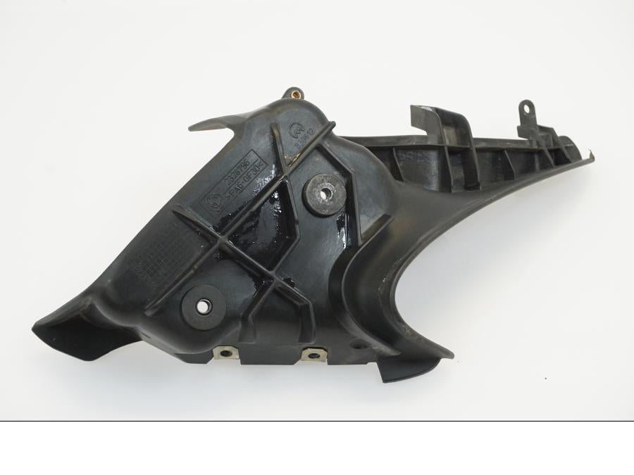 Vänster sida på Luftintag från en BMW R 1150 R -2002 motorcykel.