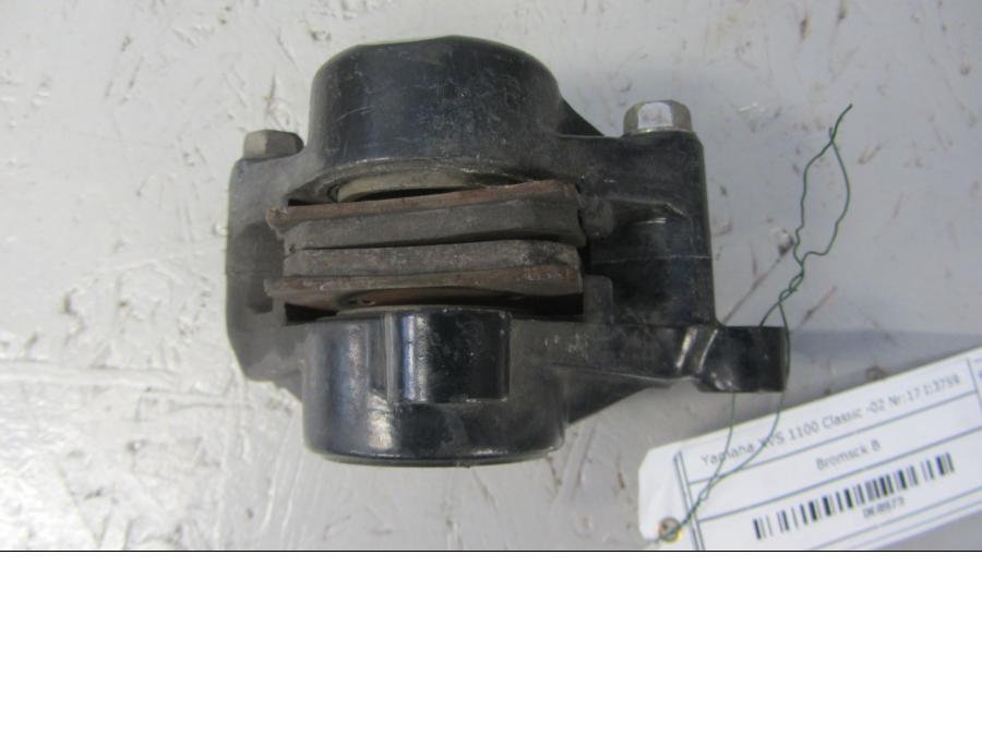 Framsidan på Bromsok från en Yamaha XVS 1100 -2002 motorcykel.