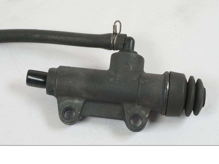 Höger sida på Bromshuvudcylinder från en Aprilia RS 125 -2000 motorcykel.
