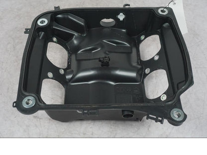 Vänster sida på Luftburk från en Ducati Multistrada V4 -2024 motorcykel.