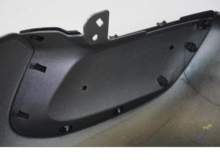 Extrabild1 på Bensintankskåpa från en Triumph Trident -2021 motorcykel.