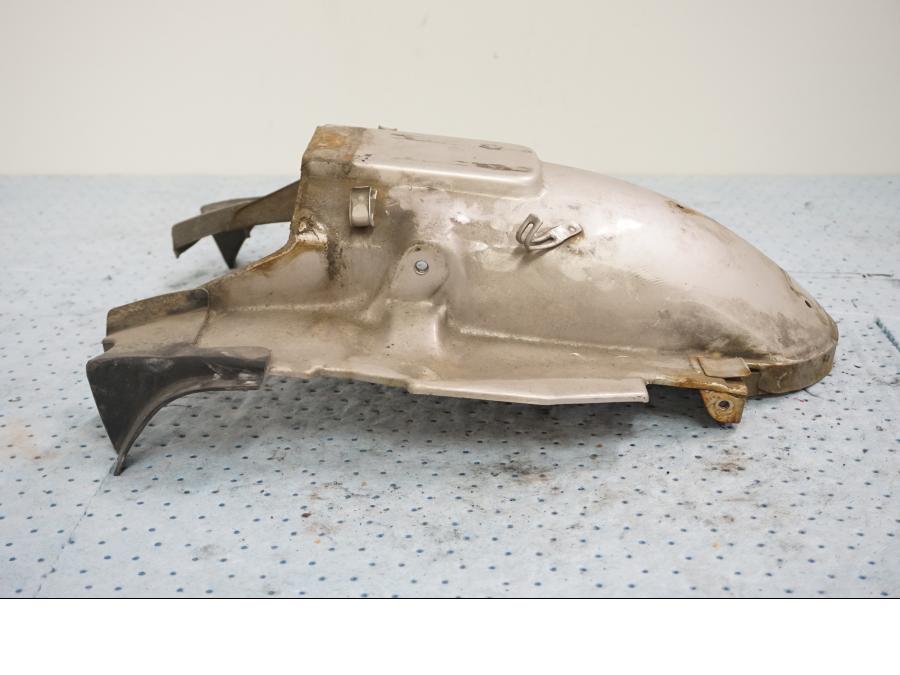 Baksidan på Innerskärm från en Honda GL 1200 -1987 motorcykel.