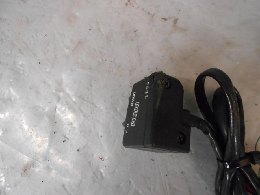 Baksidan på Tryckknappsreglage från en Suzuki GSX 1100 F -1988 motorcykel.