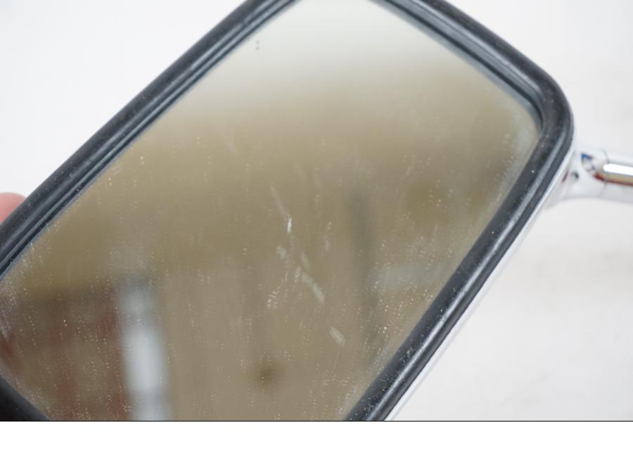 Baksidan på Backspegel från en Honda VT 1100 C -1995 motorcykel.