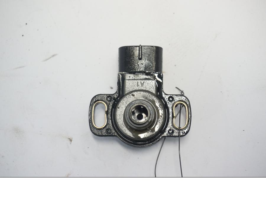 Framsidan på TPS från en Suzuki DL 1000 -2003 motorcykel.