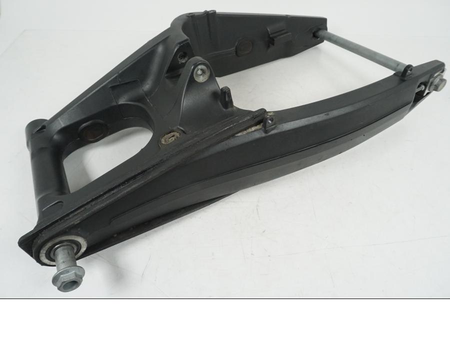 Framsidan på Sving från en Honda CB 650 F Hornet -2017 motorcykel.