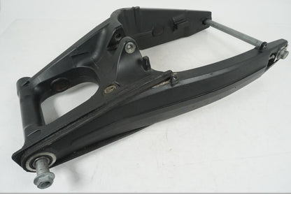 Framsidan på Sving från en Honda CB 650 F Hornet -2017 motorcykel.