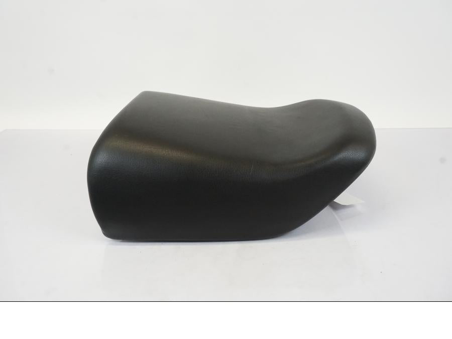 Baksidan på Sadel från en BMW R 1150 RS -2003 motorcykel.