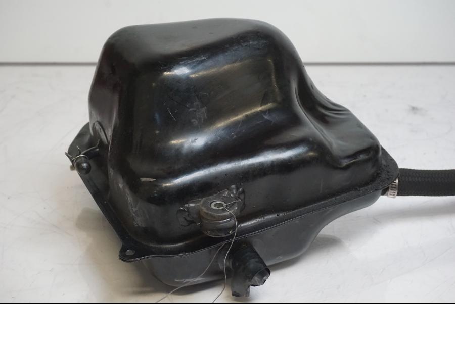 Extrabild2 på Oljetank från en Yamaha XTZ 750 -1989 motorcykel.