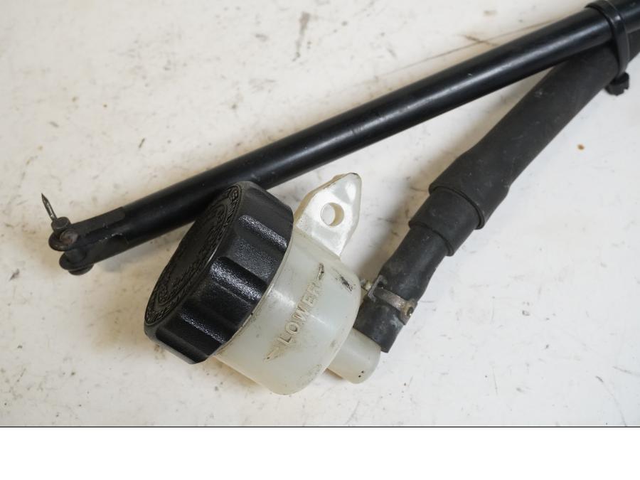 Höger sida på Bromshuvudcylinder från en Yamaha XV 1700 -2003 motorcykel.